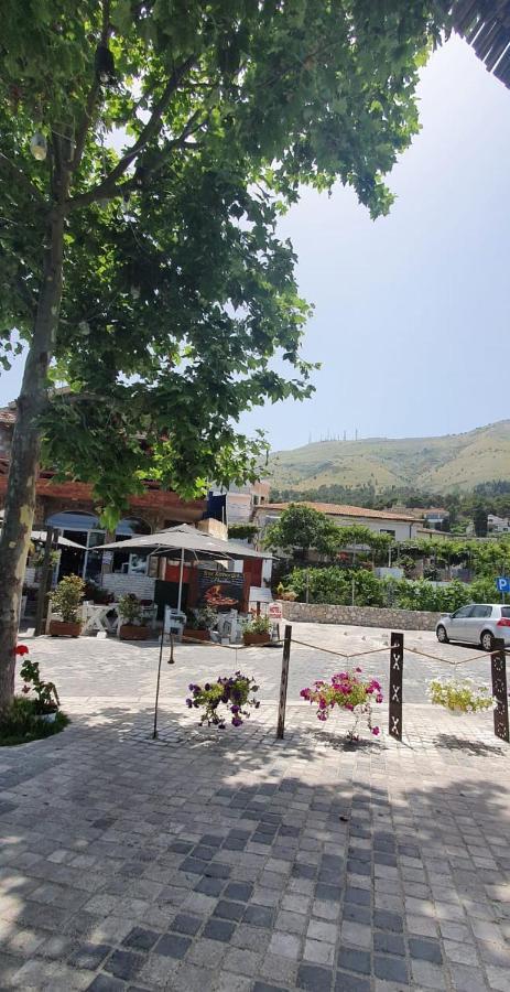 Hotel Piccolino Shkoder Bagian luar foto