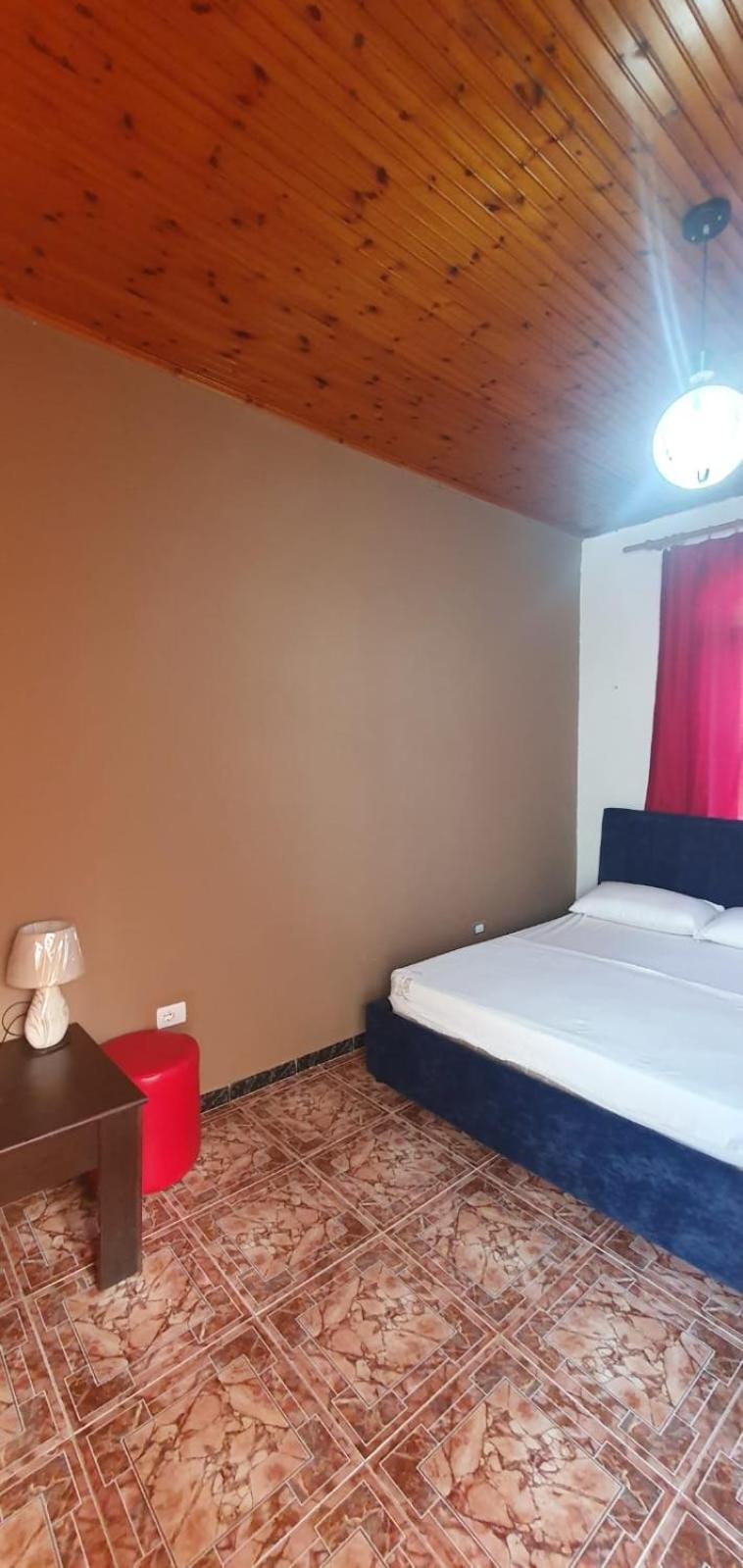 Hotel Piccolino Shkoder Bagian luar foto