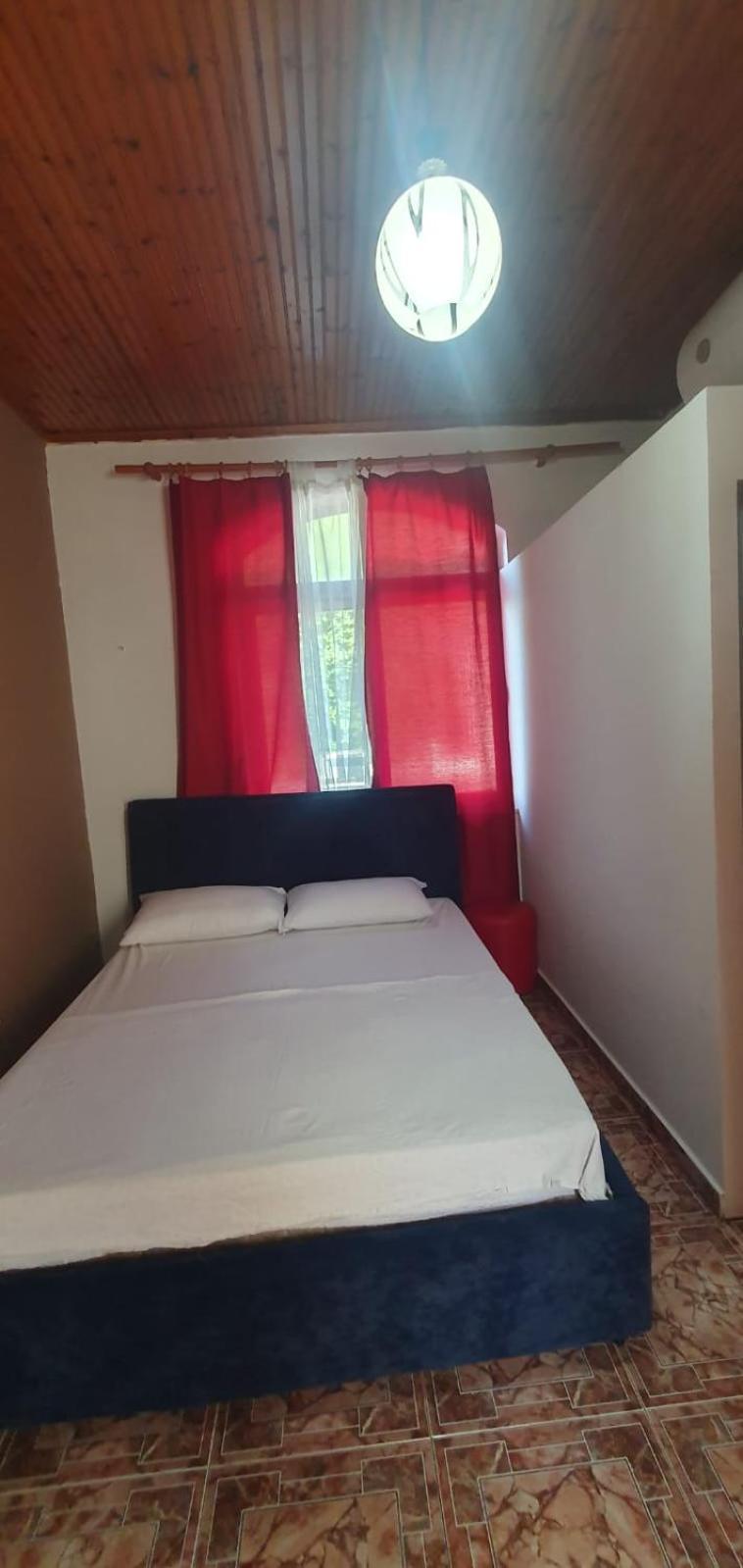 Hotel Piccolino Shkoder Bagian luar foto
